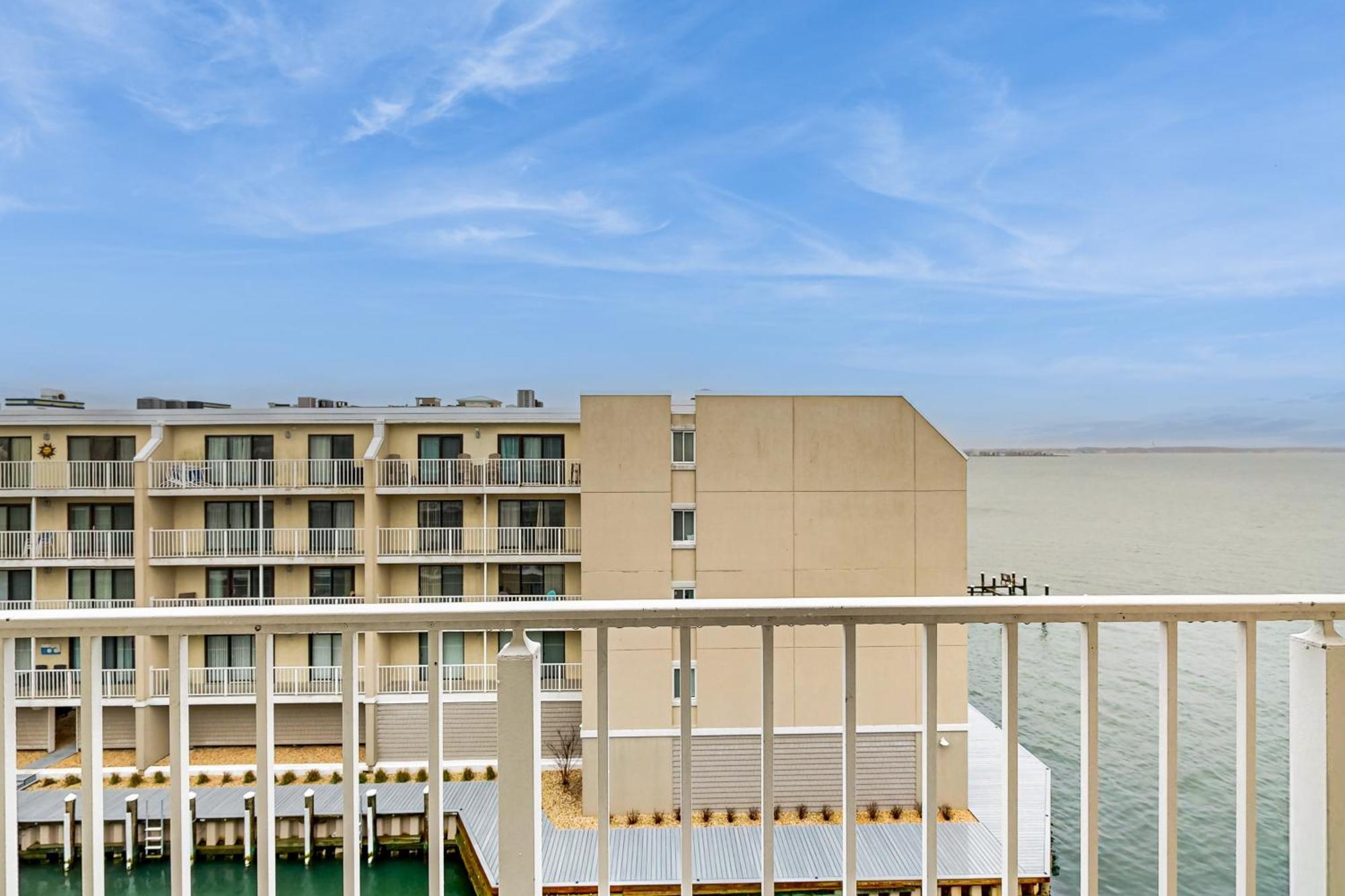 Wight Bay Apartment โอเชียนซิตี้ ภายนอก รูปภาพ